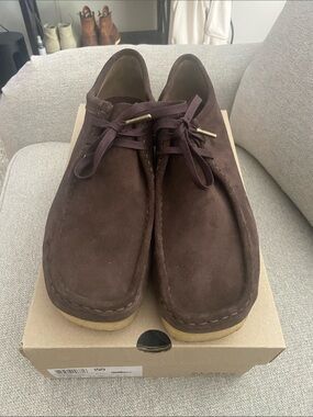 Clarks Originals Wallabee Low Dark Brown Suede Men’s Size 12